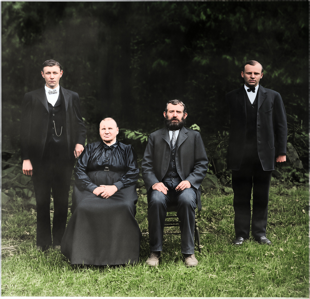 Anna Brabacek family